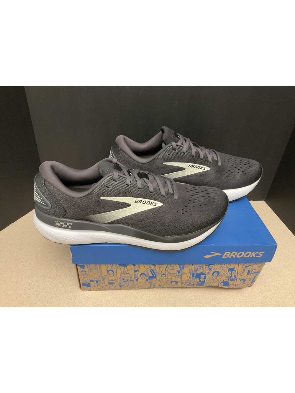 New! Mens Brooks Ghost 16 Black/Grey/White Athletic Shoes. Size 11D. Nice Shoes!